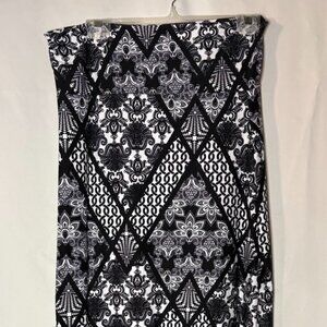 Women's Junior's Hot Kiss Size L - Black & White Long Thin Skirt - 31" x 44"